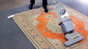 Nashville Rug Cleaning vacuums rugs before rug cleaning - area rug cleaning, oriental rug cleaning and all custom rugs.